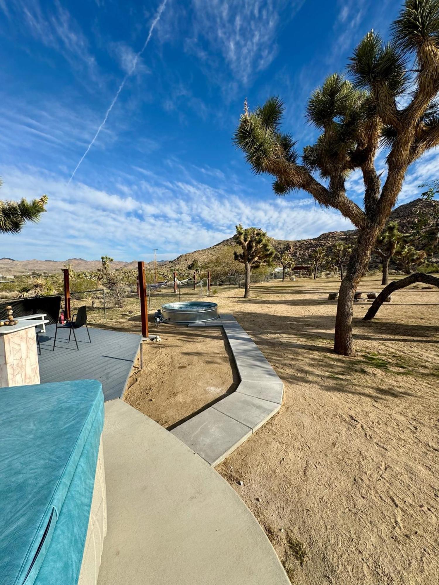 Epic Views, Huge House, Acres Of J-Trees To Explore, Hot Tub, Pool, Ac, And Mini-Golf Joshua Tree Eksteriør billede